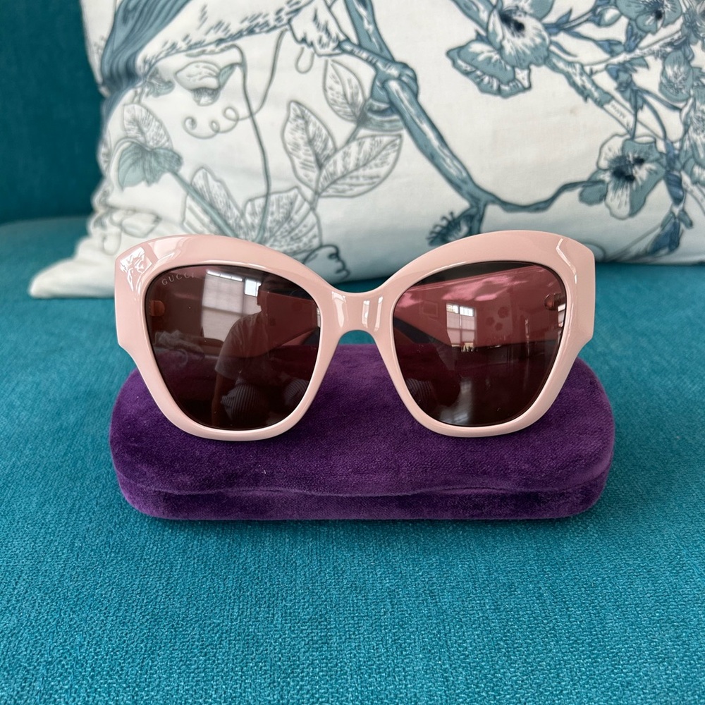 ✨Gucci (EUC) 53MM Cat Eye Sunglasses✨